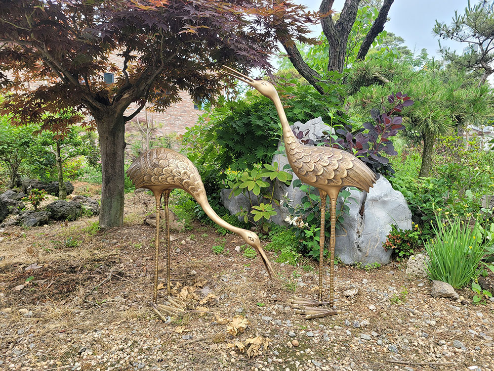 학(두루미)조각상 황동 청동 공예품 두루미 신주 주물 금속 조각상 조각품 조형물 전원주택 조경 인테리어소품 장식품