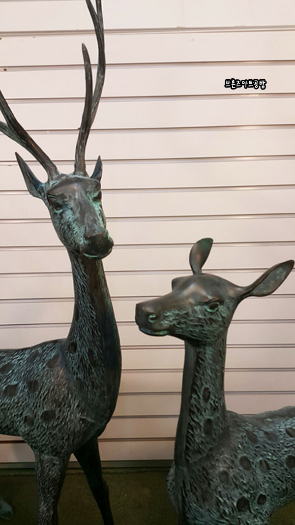 사슴(특대)녹청/황동 청동 공예품 신주 주물 금속 조각상 조각품 조형물 전원주택 조경 인테리어소품 사슴 장식용품 브론즈 녹청