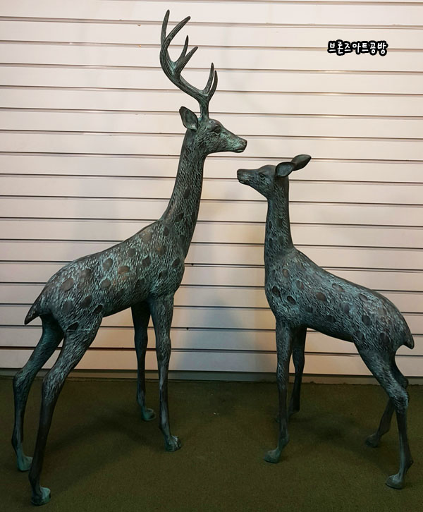 사슴(특대)녹청/황동 청동 공예품 신주 주물 금속 조각상 조각품 조형물 전원주택 조경 인테리어소품 사슴 장식용품 브론즈 녹청