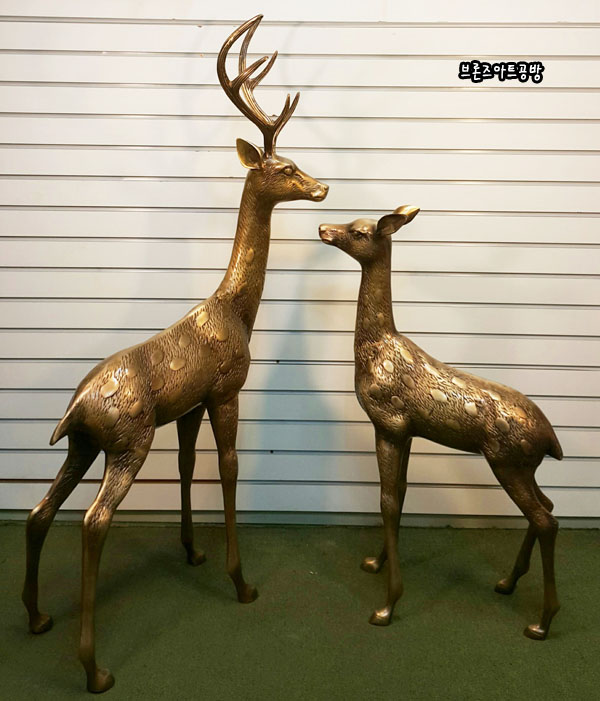 브론즈사슴(특대)/황동 청동 공예품 신주 주물 금속 조각상 조각품 조형물 전원주택 조경 인테리어소품 사슴 장식용품 브론즈 녹청
