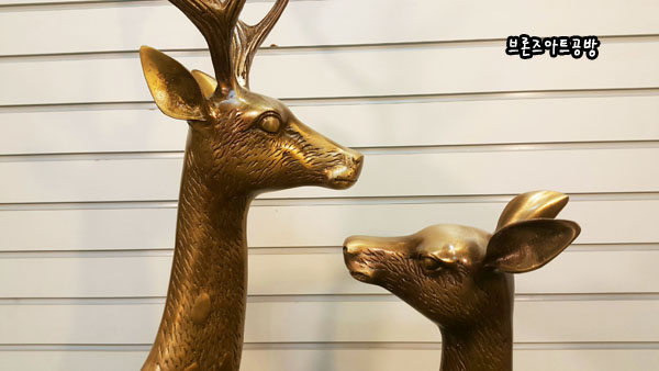 브론즈사슴(특대)/황동 청동 공예품 신주 주물 금속 조각상 조각품 조형물 전원주택 조경 인테리어소품 사슴 장식용품 브론즈 녹청