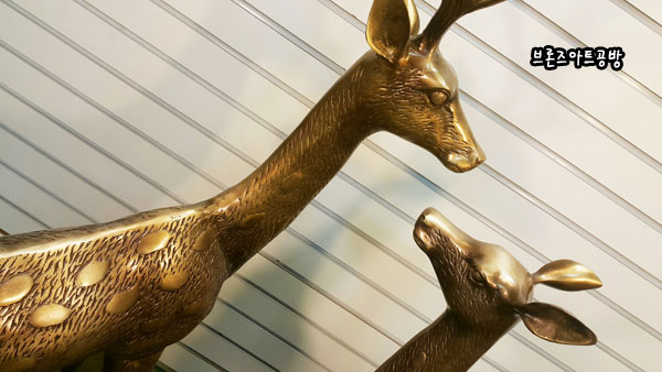 브론즈사슴(특대)/황동 청동 공예품 신주 주물 금속 조각상 조각품 조형물 전원주택 조경 인테리어소품 사슴 장식용품 브론즈 녹청