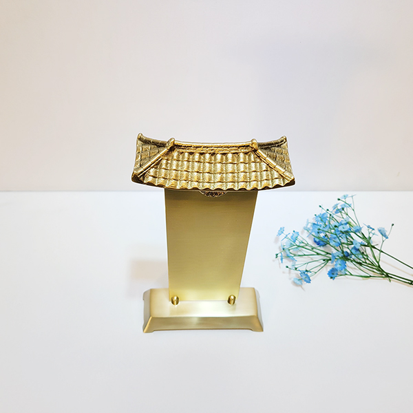 초가집 위패 황동 촛대 제수 차례 제사용품 조상 제사상 납골당 불교용품