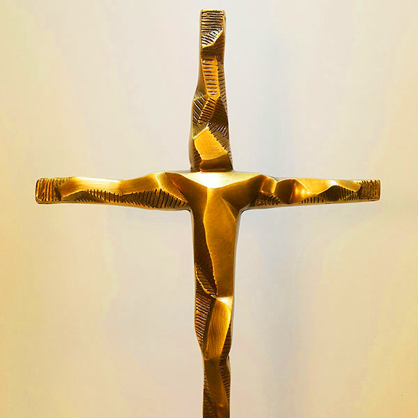 청동 황동 탁상 십자가 성물 예수 여호와 추상 십자가 고급 원목 교회 장식 그리스도 조각품 공예품 주물 신주 금속