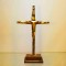 청동 황동 탁상 십자가 성물 예수 여호와 추상 십자가 고급 원목 교회 장식 그리스도 조각품 공예품 주물 신주 금속