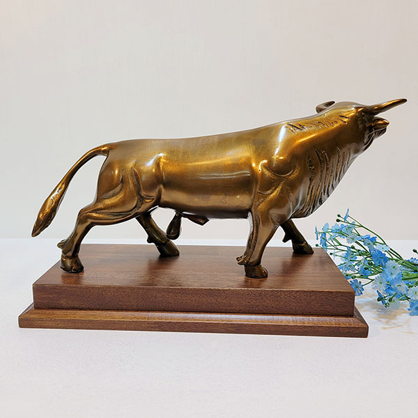 싸움소 4호 황소 장식품 청동 황동 조각품 조각상 조형물 신주 주물 금속 집들이선물