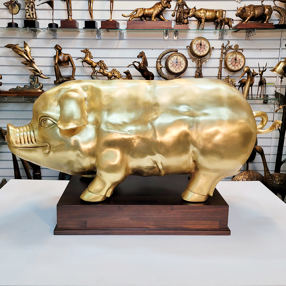 왕 돼지 1호 황금 돼지 조각상 조형물 장식품 공예품 청동 황동 주물 금속 모형 포토존 동물조형물 개업선물 정원 조경 풍수 인테리어