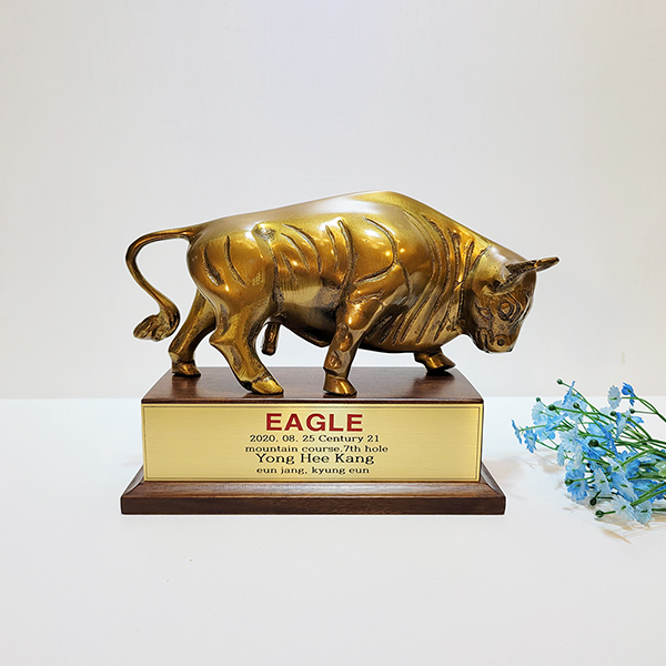 싸움소 5호 상패/황동 청동 공예품 신주 주물 금속 조각상 조각품 인테리어소품 골프상패 소싸움대회 황소 우승패 기념패