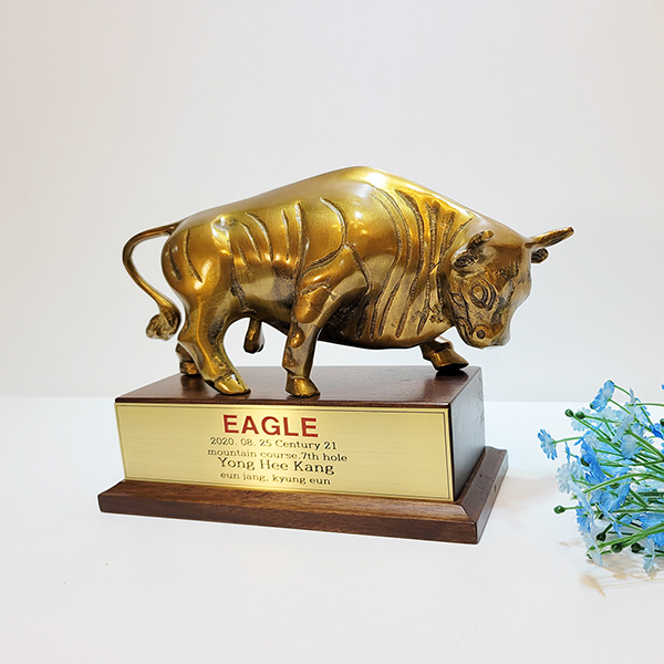 싸움소 5호 상패/황동 청동 공예품 신주 주물 금속 조각상 조각품 인테리어소품 골프상패 소싸움대회 황소 우승패 기념패