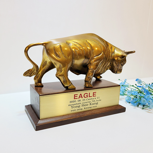 싸움소 5호 상패/황동 청동 공예품 신주 주물 금속 조각상 조각품 인테리어소품 골프상패 소싸움대회 황소 우승패 기념패
