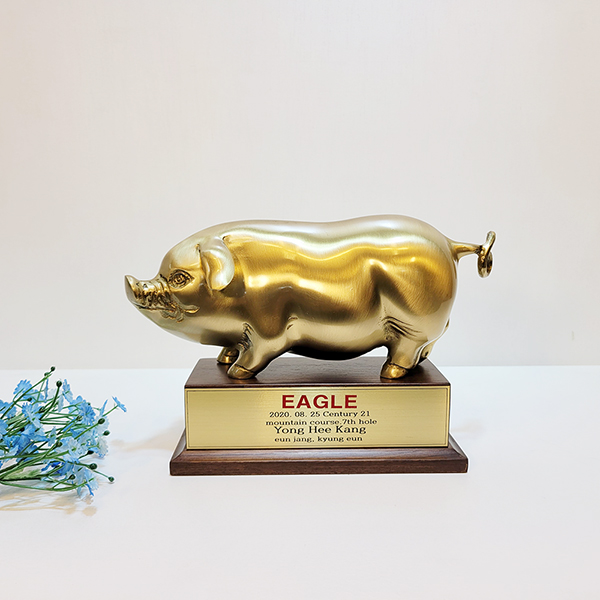 신 돼지 중 상패 청동돼지 황동돼지 공예품 조각품 골프상패 감사패 공로패 기념패 우승패 주물 신주 풍수 인테리어소품