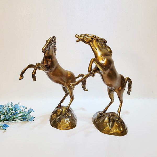 싸움말 황동 청동 공예품 장식품 조각품 말 조형물 조각상 주물 신주 금속 브론즈 인테리어소품