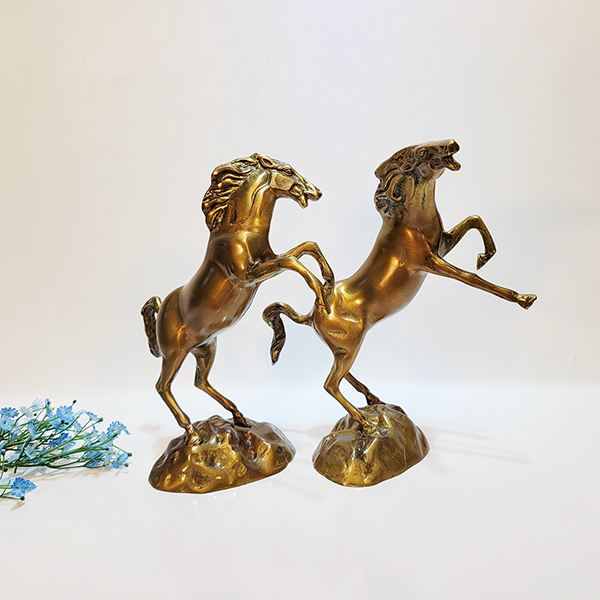 싸움말 황동 청동 공예품 장식품 조각품 말 조형물 조각상 주물 신주 금속 브론즈 인테리어소품