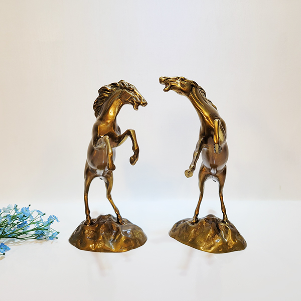 싸움말 황동 청동 공예품 장식품 조각품 말 조형물 조각상 주물 신주 금속 브론즈 인테리어소품