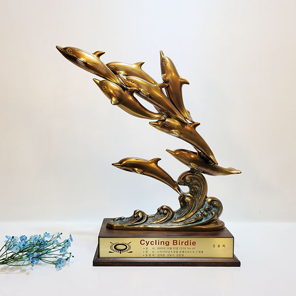 돌고래 9마리 상패 청동 황동 공예품 감사패 기념패 공로패 축하패 골프 홀인원 이글패 싱글패 조각품 조각상 장식품 주물 신주 금속 인테리어소품