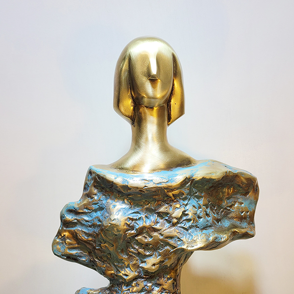 소녀 사람 조각상 조각품 장식품 모형 추상 모양 인물 청동 황동 공예품 상점 카페 업소 전원주택 정원 거실 인테리어소품