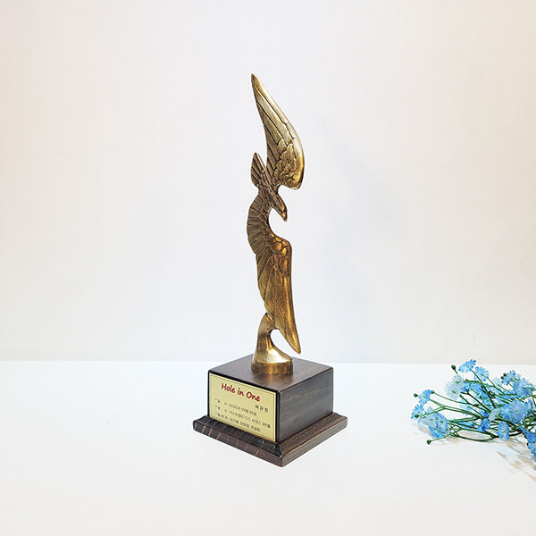 독수리 상패 청동 황동 공예품 조각상 조각품 장식품 감사패 공로패 트로피 기념패 골프 이글패 홀인원 우승패 주문제작