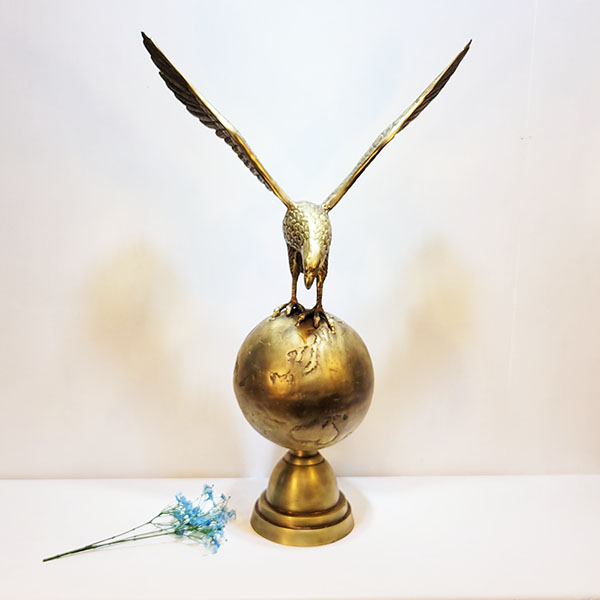 지구본 독수리 특대 조각품 조각상 조형물 동 브론즈 지구본이글 장식품 건물로비 카페 업소 개업선물 거실 인테리어 소품