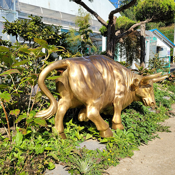 황소 동상 초대형 소 조형물 조각상 조각품 청동 황동 싸움하는 소 싸움소 야외 정원 업소 카페 인테리어