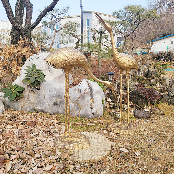 두루미 2호 학 조각상 황동 청동 장식품 조각품 조형물 카페 상점 전원주택 정원 마당 동산 조경 인테리어