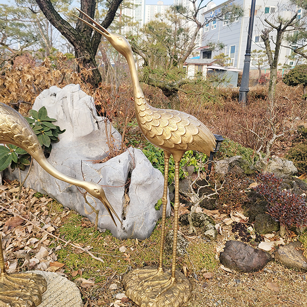 두루미 2호 학 조각상 황동 청동 장식품 조각품 조형물 카페 상점 전원주택 정원 마당 동산 조경 인테리어