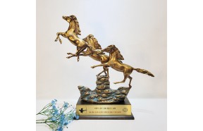 3마도 말 조각상 조각품 장식품 조형물 말상패 감사패 공로패 기념패 부모님상패 골프상패 트로피