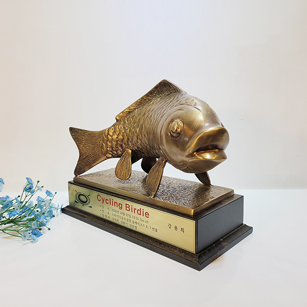 상패 동트로피 동상패 물고기 잉어 기념패 감사패 공로패 골프패 재직 퇴임 개업 선물 주문제작