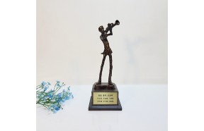 트럼펫 상패 음악 악기 트로피 경영대회 학원 감사패 기념패 대회 시상식 장식품 선물